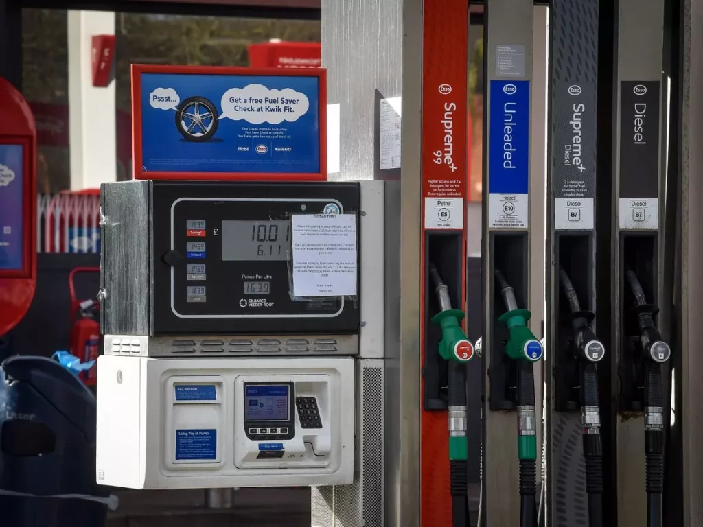 Automatic Shut-off Mechanism: Ensuring Safety and Efficiency in Petrol Pumps