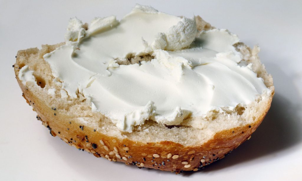 Texture and Consistency Unveiled: Cream Cheese vs. Soft Cheese Explained