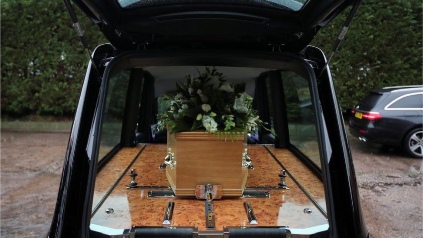 Which Way Does A Coffin Go In A Hearse