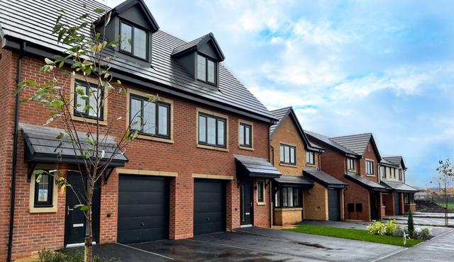 What types of homes sell fast in Manchester